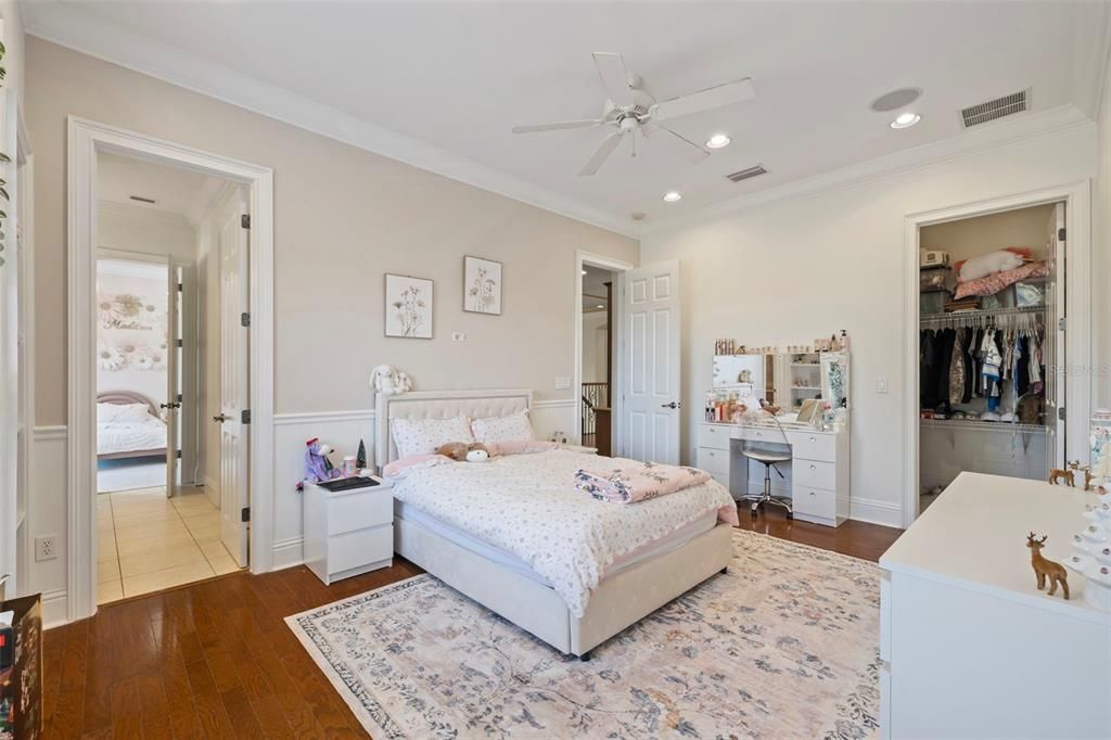 For Sale: $2,995,000 (5 beds, 5 baths, 7969 Square Feet)