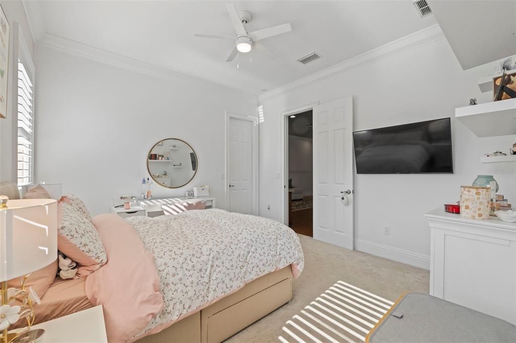 For Sale: $2,995,000 (5 beds, 5 baths, 7969 Square Feet)