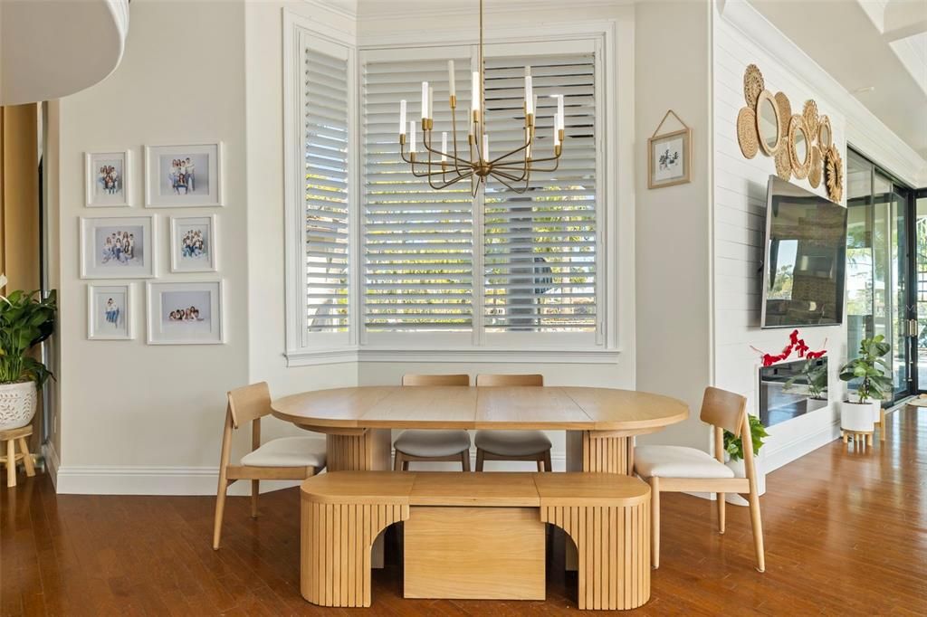 For Sale: $2,995,000 (5 beds, 5 baths, 7969 Square Feet)