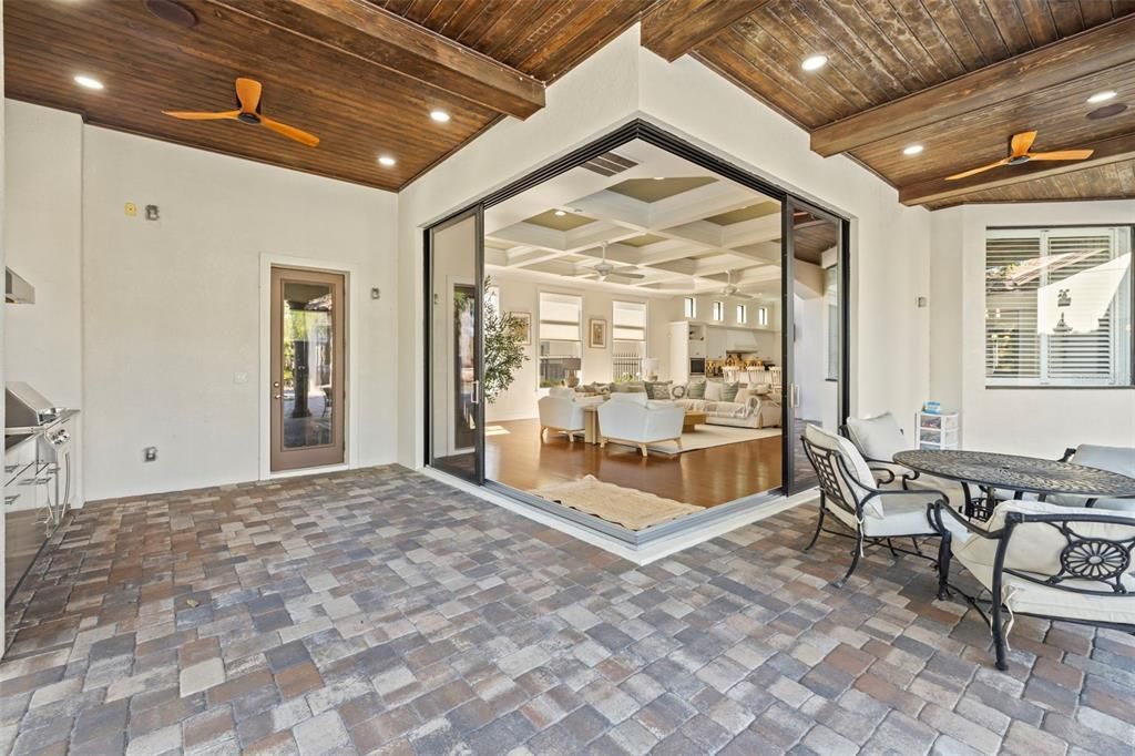 For Sale: $2,995,000 (5 beds, 5 baths, 7969 Square Feet)