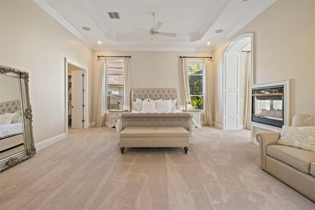 For Sale: $2,995,000 (5 beds, 5 baths, 7969 Square Feet)