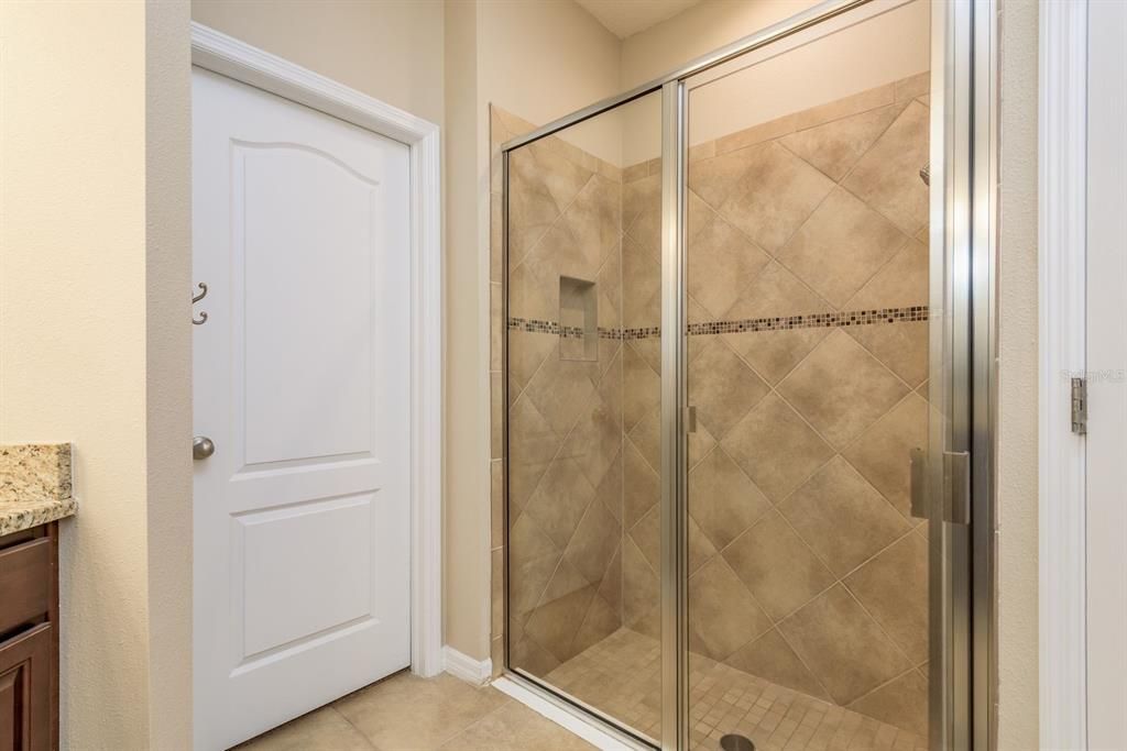 For Sale: $444,900 (4 beds, 2 baths, 1943 Square Feet)