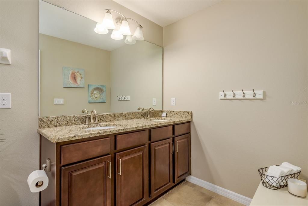 For Sale: $444,900 (4 beds, 2 baths, 1943 Square Feet)