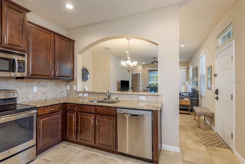 For Sale: $444,900 (4 beds, 2 baths, 1943 Square Feet)