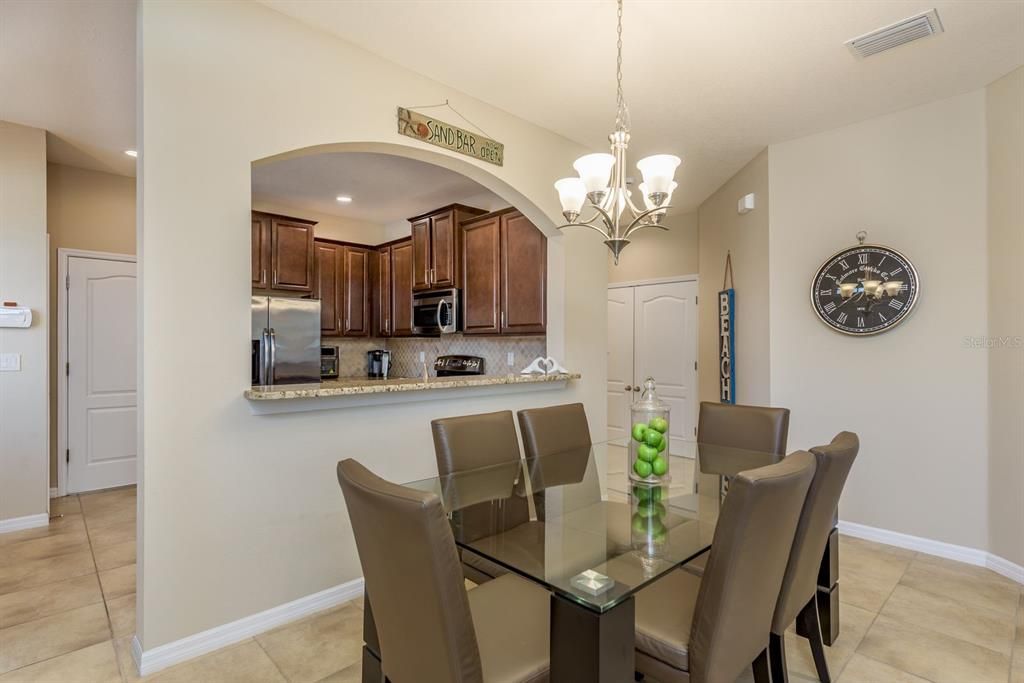 For Sale: $444,900 (4 beds, 2 baths, 1943 Square Feet)