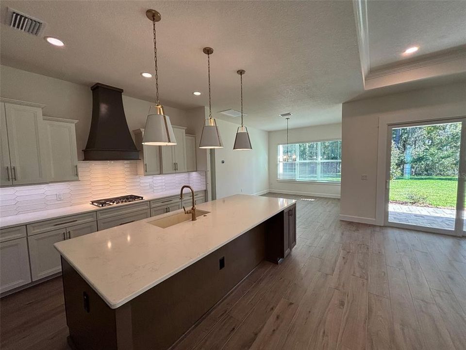 待售: $788,260 (3 贝兹, 3 浴室, 2558 平方英尺)