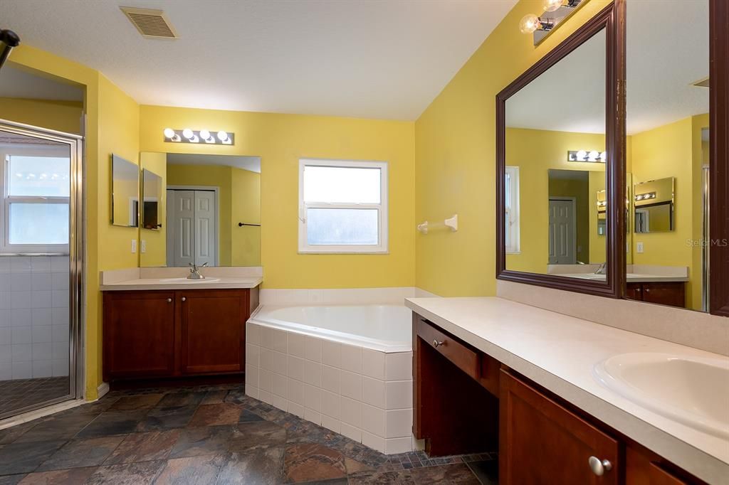 For Sale: $359,900 (4 beds, 2 baths, 2351 Square Feet)