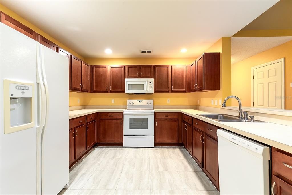 For Sale: $359,900 (4 beds, 2 baths, 2351 Square Feet)