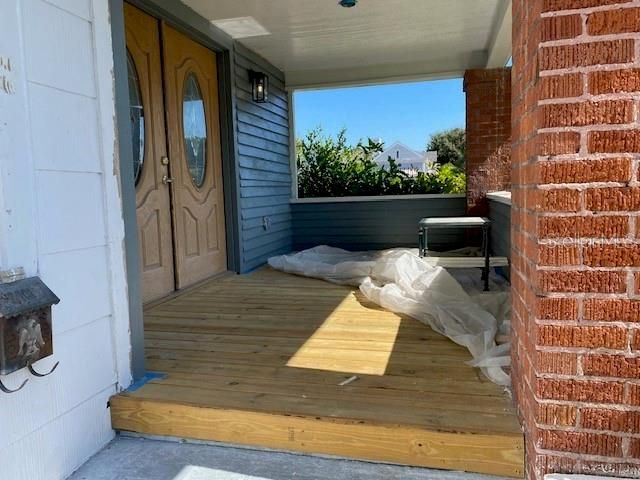 Active With Contract: $445,000 (3 beds, 1 baths, 1062 Square Feet)