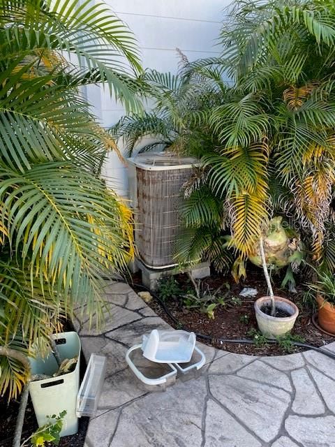 Active With Contract: $445,000 (3 beds, 1 baths, 1062 Square Feet)