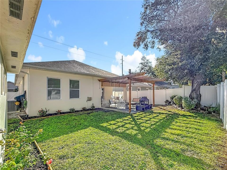 For Sale: $459,000 (3 beds, 2 baths, 1607 Square Feet)
