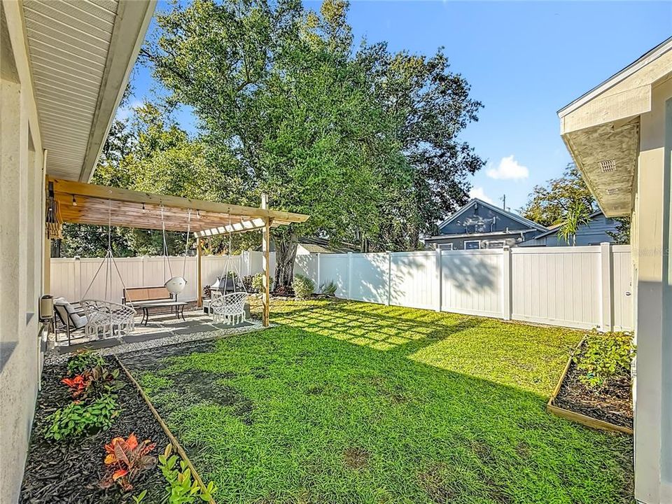 For Sale: $459,000 (3 beds, 2 baths, 1607 Square Feet)