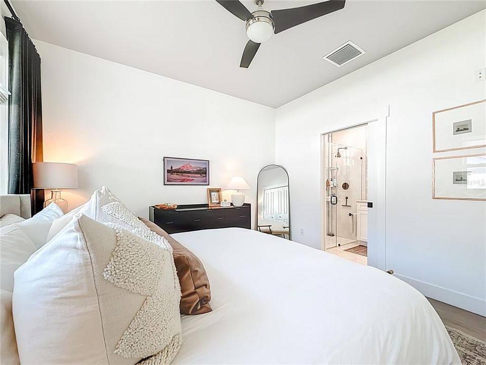 For Sale: $459,000 (3 beds, 2 baths, 1607 Square Feet)