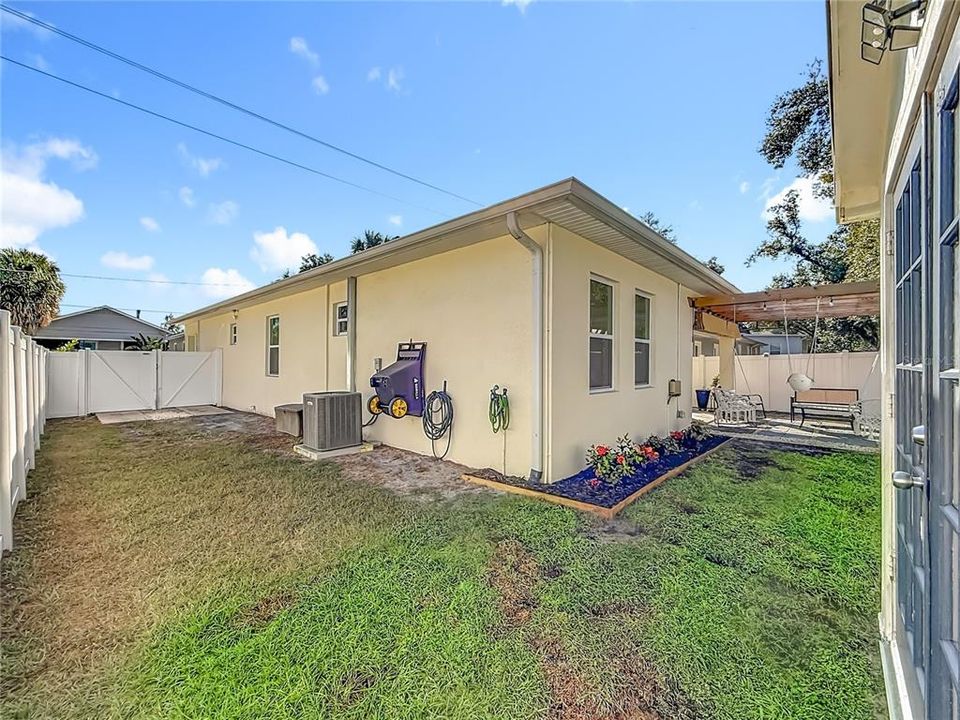 For Sale: $459,000 (3 beds, 2 baths, 1607 Square Feet)