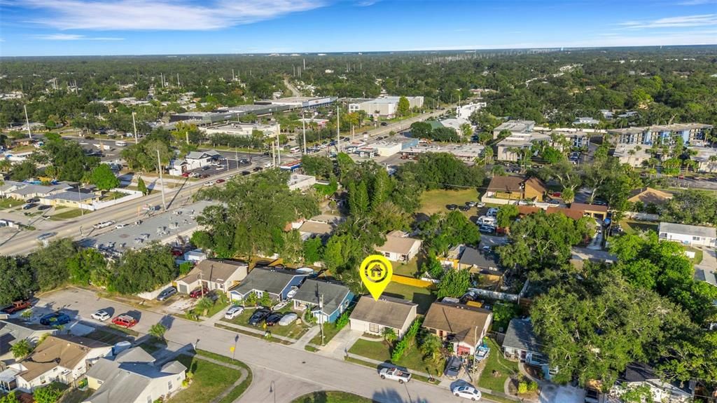 For Sale: $359,000 (2 beds, 2 baths, 951 Square Feet)