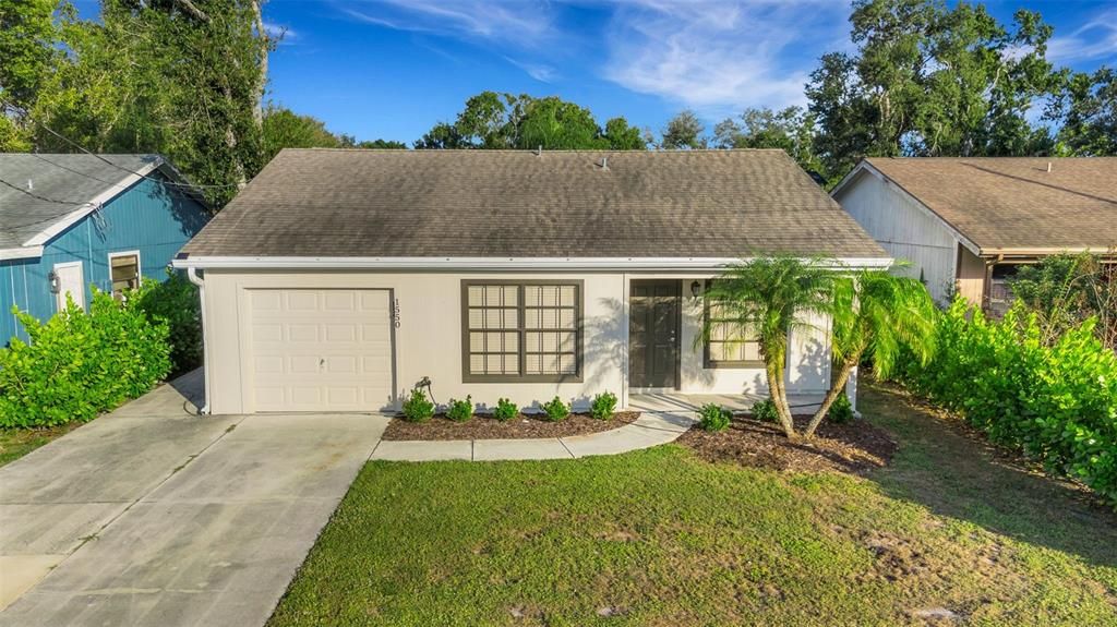 For Sale: $359,000 (2 beds, 2 baths, 951 Square Feet)