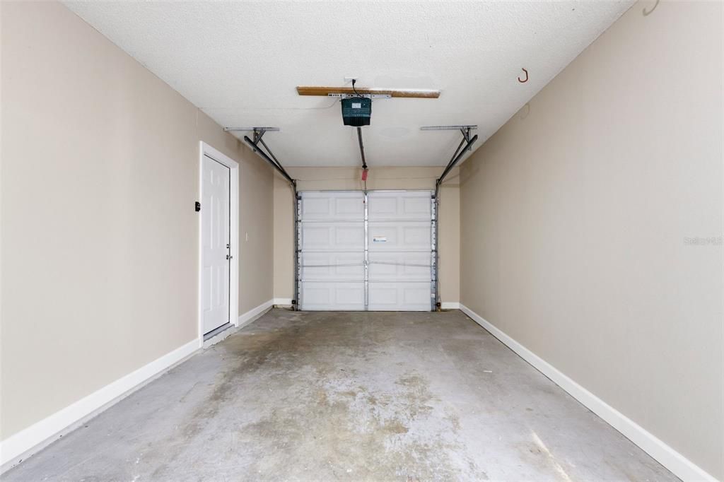 For Sale: $359,000 (2 beds, 2 baths, 951 Square Feet)