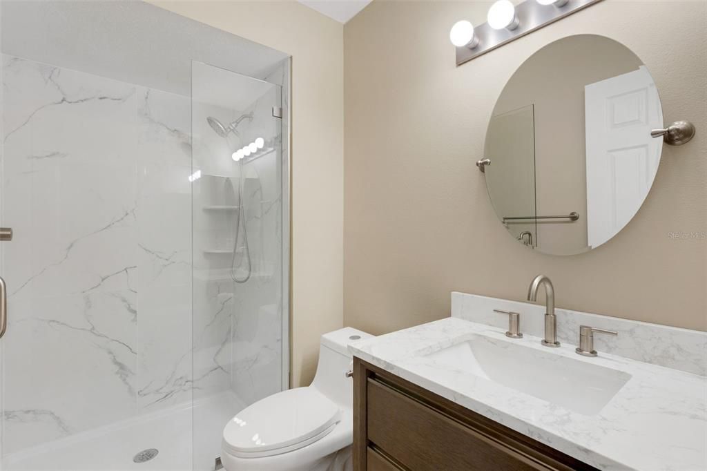 For Sale: $359,000 (2 beds, 2 baths, 951 Square Feet)