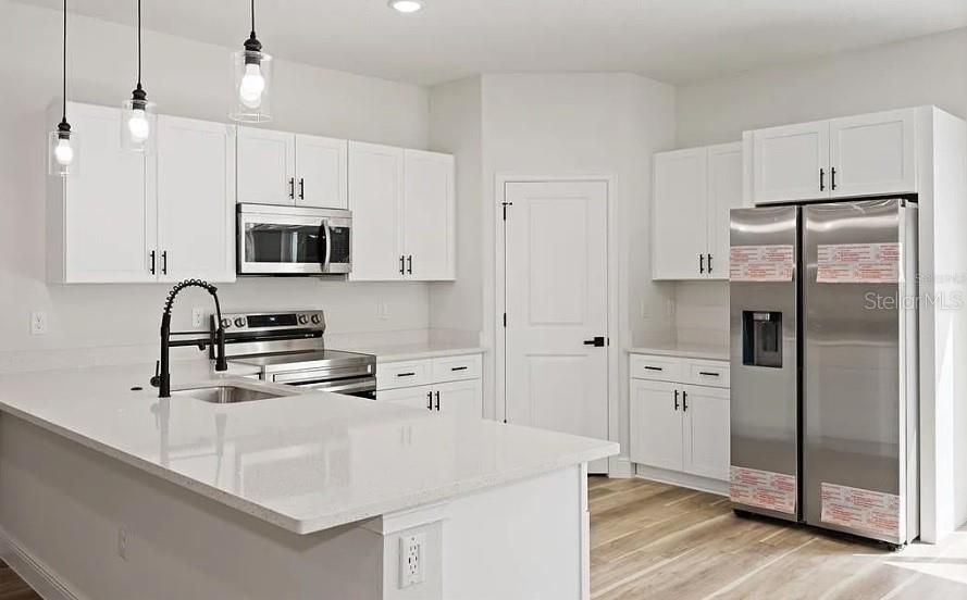 For Rent: $1,580 (4 beds, 3 baths, 1865 Square Feet)