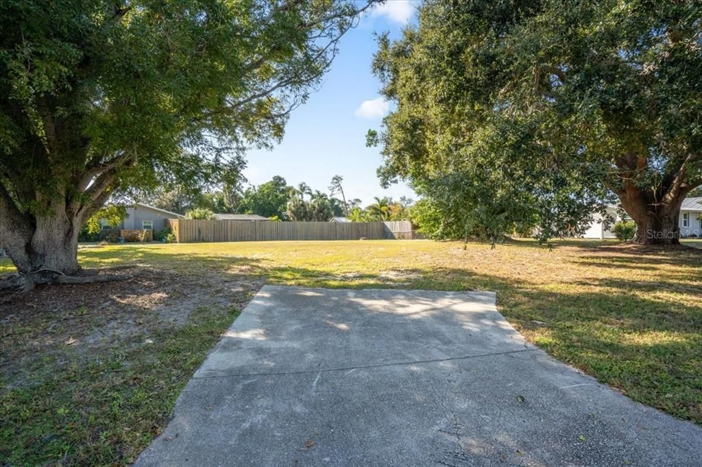 For Sale: $479,999 (0.31 acres)