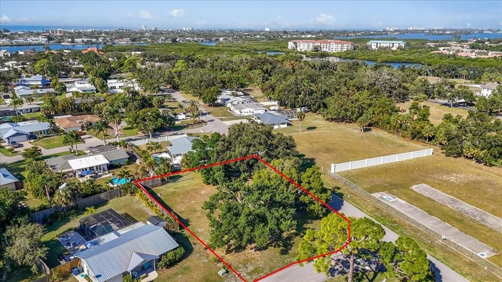 For Sale: $479,999 (0.31 acres)