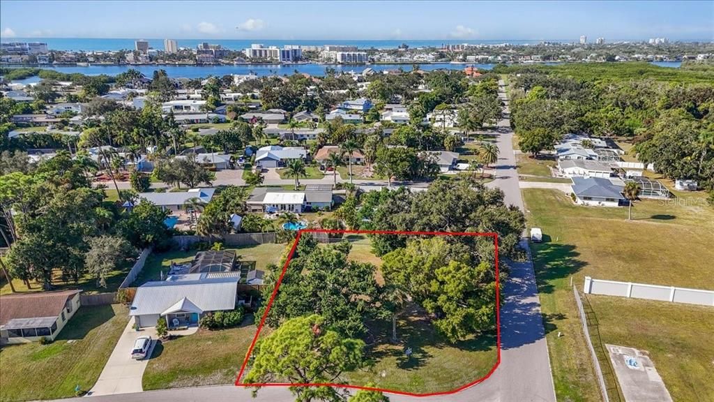 For Sale: $479,999 (0.31 acres)