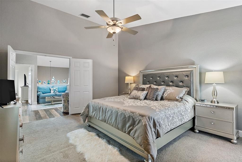 For Sale: $435,000 (2 beds, 2 baths, 1733 Square Feet)