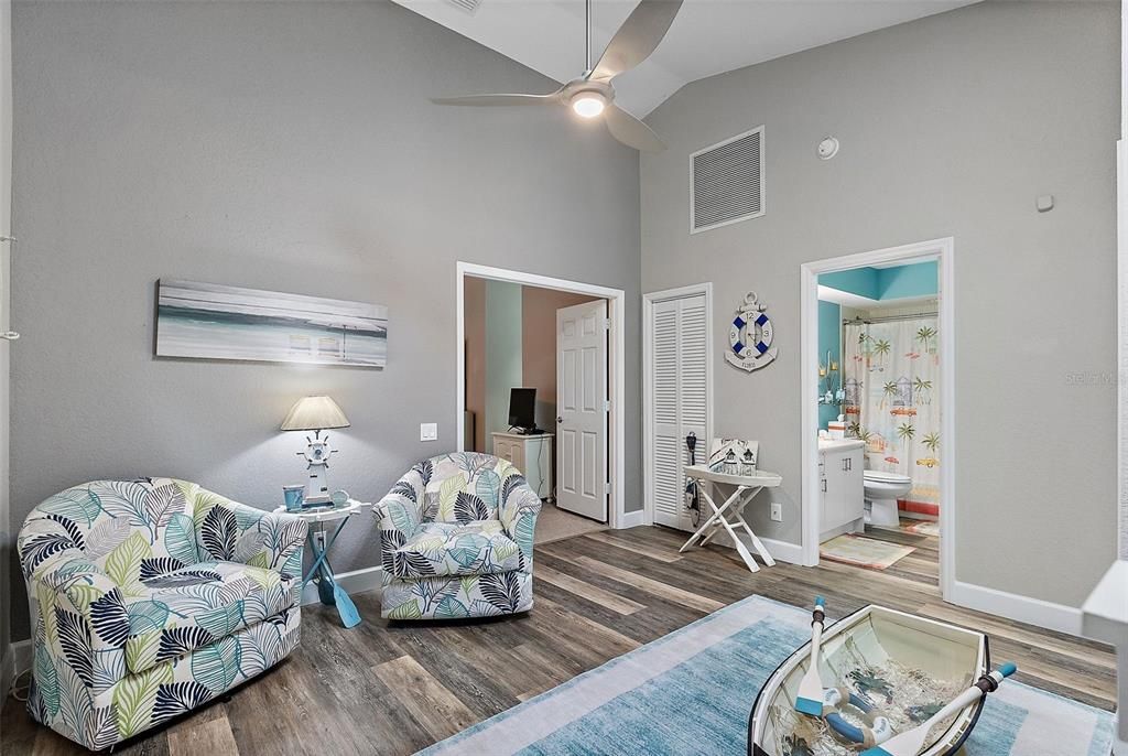 For Sale: $435,000 (2 beds, 2 baths, 1733 Square Feet)