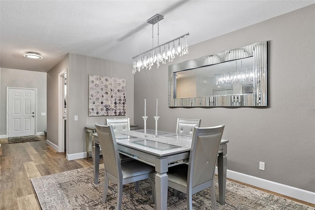 For Sale: $435,000 (2 beds, 2 baths, 1733 Square Feet)