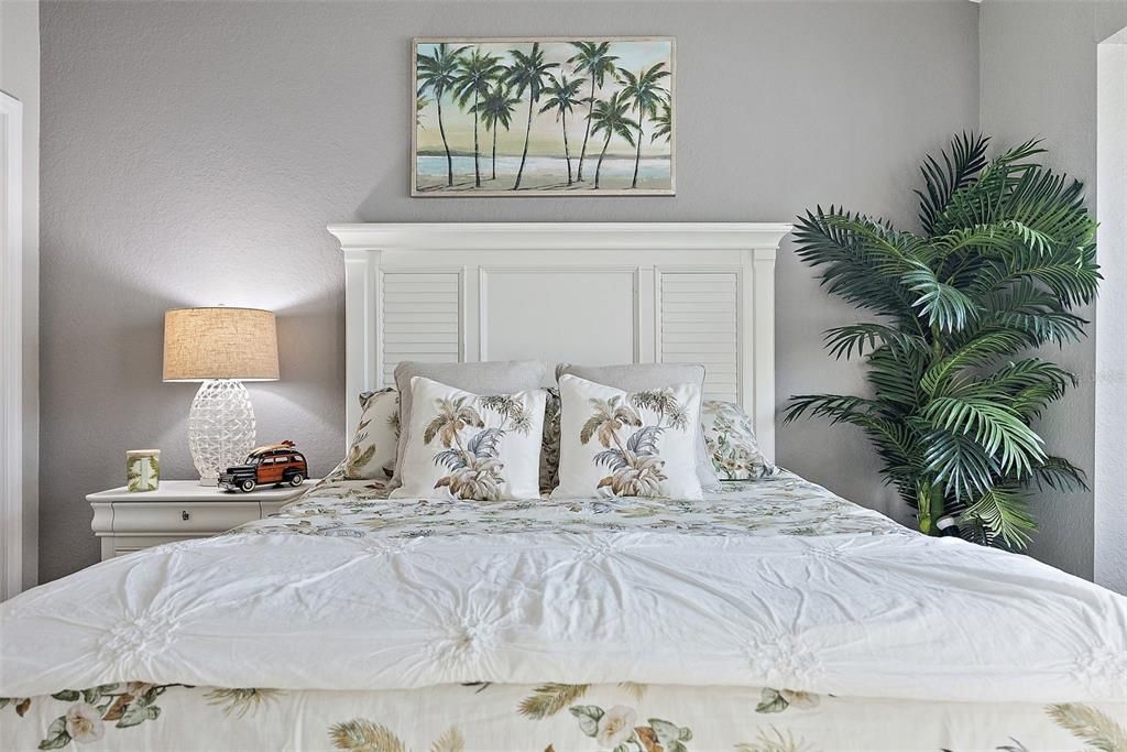 For Sale: $435,000 (2 beds, 2 baths, 1733 Square Feet)