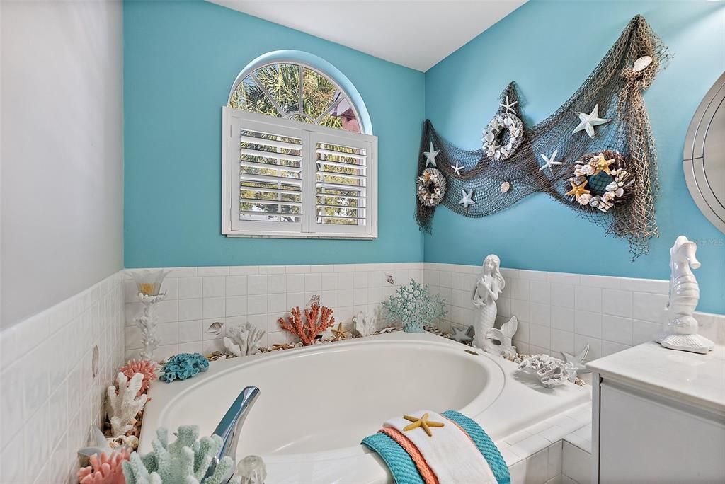 For Sale: $435,000 (2 beds, 2 baths, 1733 Square Feet)