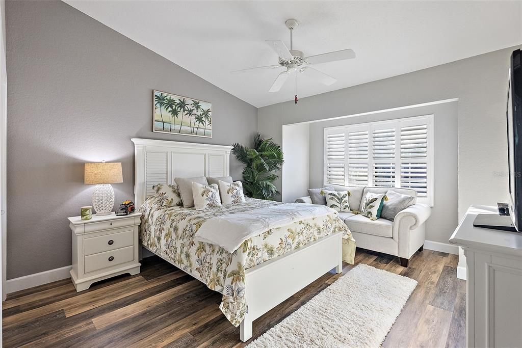 For Sale: $435,000 (2 beds, 2 baths, 1733 Square Feet)