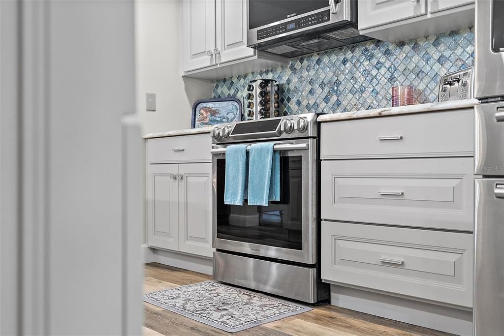 For Sale: $435,000 (2 beds, 2 baths, 1733 Square Feet)