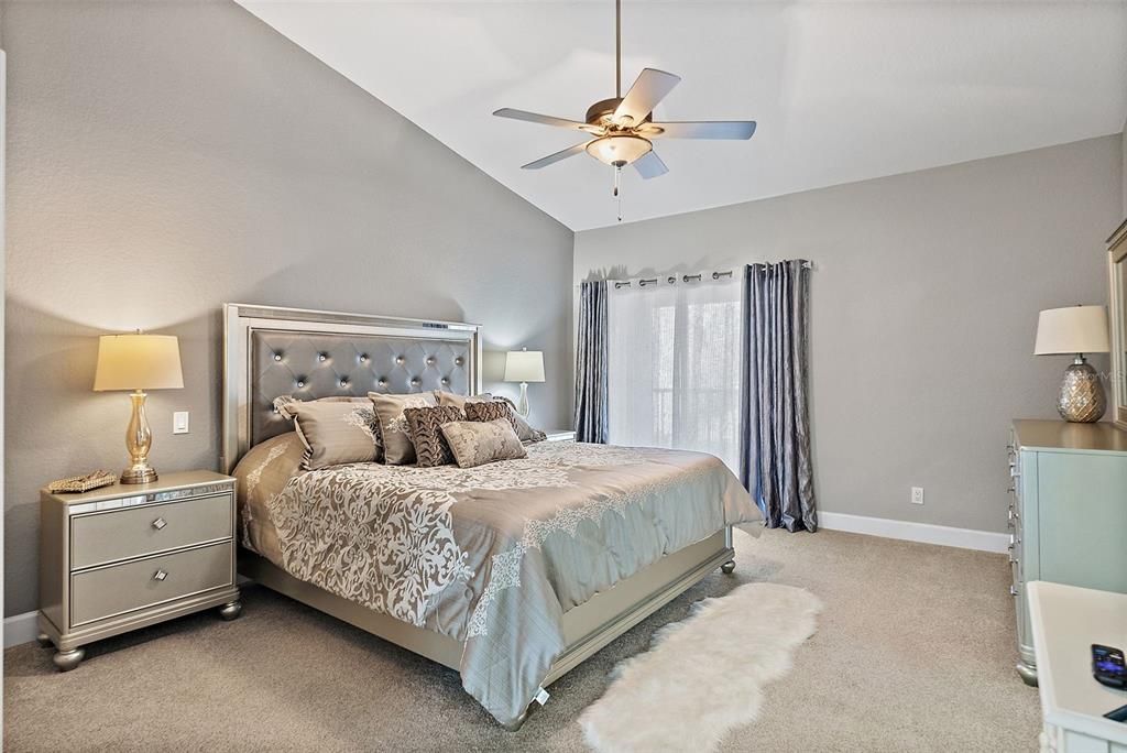 For Sale: $435,000 (2 beds, 2 baths, 1733 Square Feet)