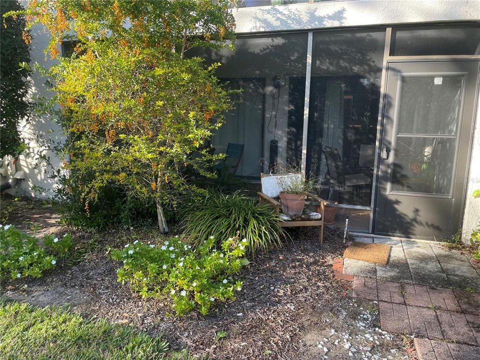 На продажу: $234,900 (2 спален, 2 ванн, 1065 Квадратных фут)