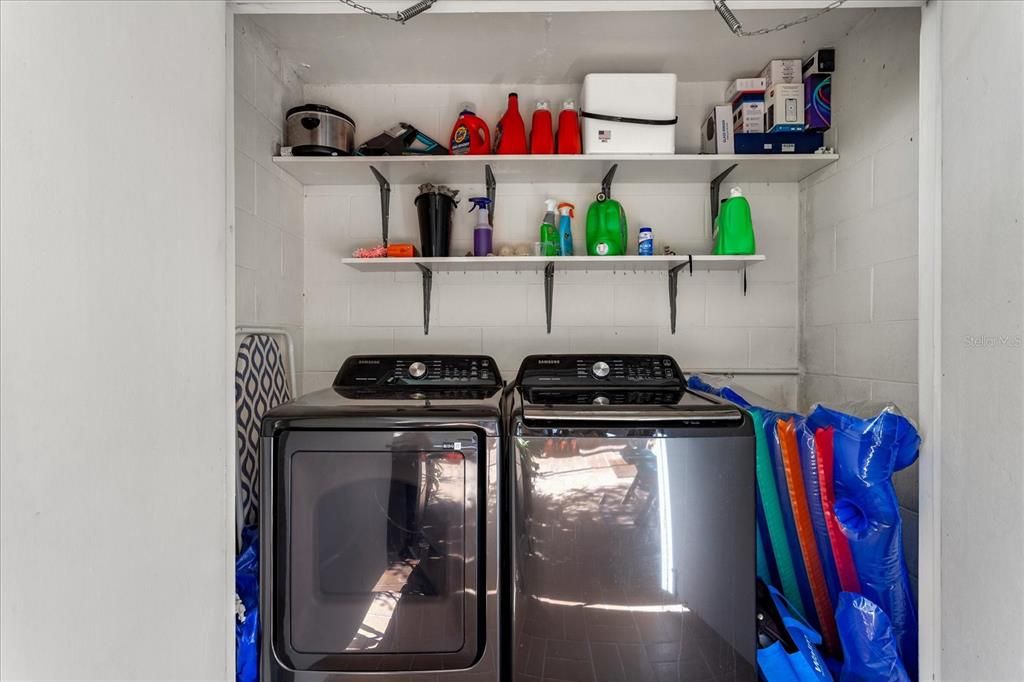 待售: $234,900 (2 贝兹, 2 浴室, 1065 平方英尺)