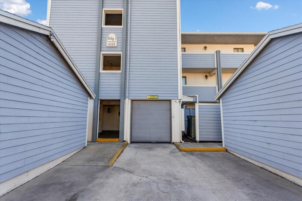 待售: $234,900 (2 贝兹, 2 浴室, 1065 平方英尺)