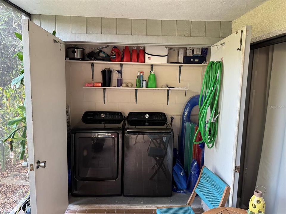 На продажу: $234,900 (2 спален, 2 ванн, 1065 Квадратных фут)