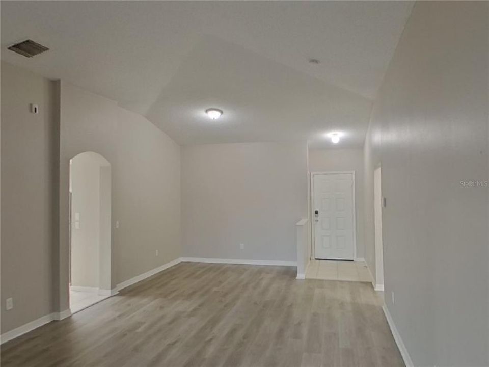 En Renta: $1,949 (4 camas, 2 baños, 1464 Pies cuadrados)