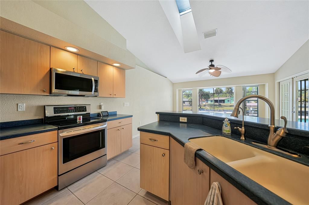 待售: $499,000 (3 贝兹, 2 浴室, 1783 平方英尺)