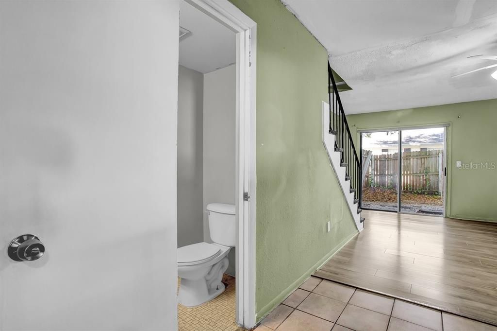 待售: $185,000 (2 贝兹, 2 浴室, 944 平方英尺)