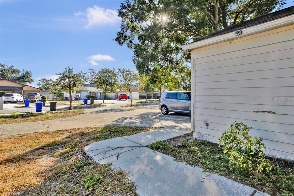 待售: $185,000 (2 贝兹, 2 浴室, 944 平方英尺)