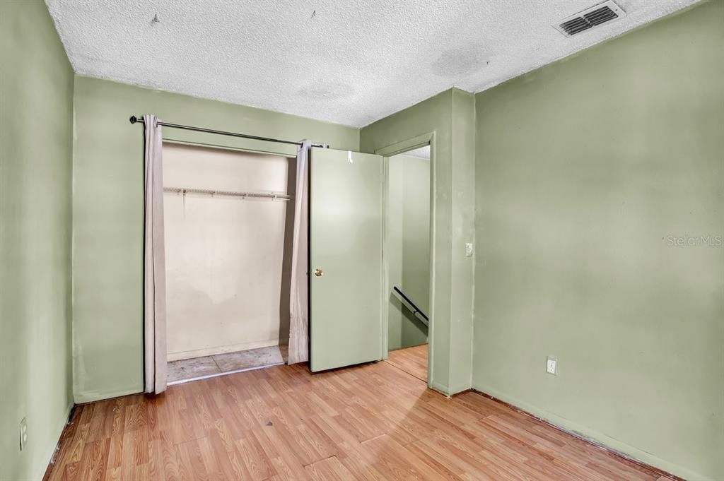 待售: $185,000 (2 贝兹, 2 浴室, 944 平方英尺)