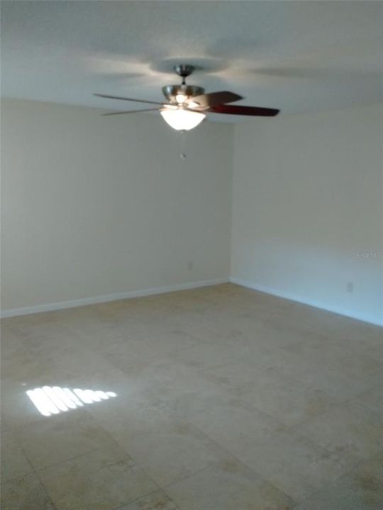 На продажу: $240,000 (2 спален, 2 ванн, 956 Квадратных фут)