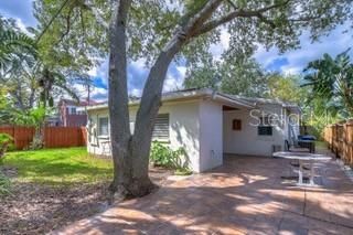 For Rent: $4,150 (3 beds, 3 baths, 1560 Square Feet)