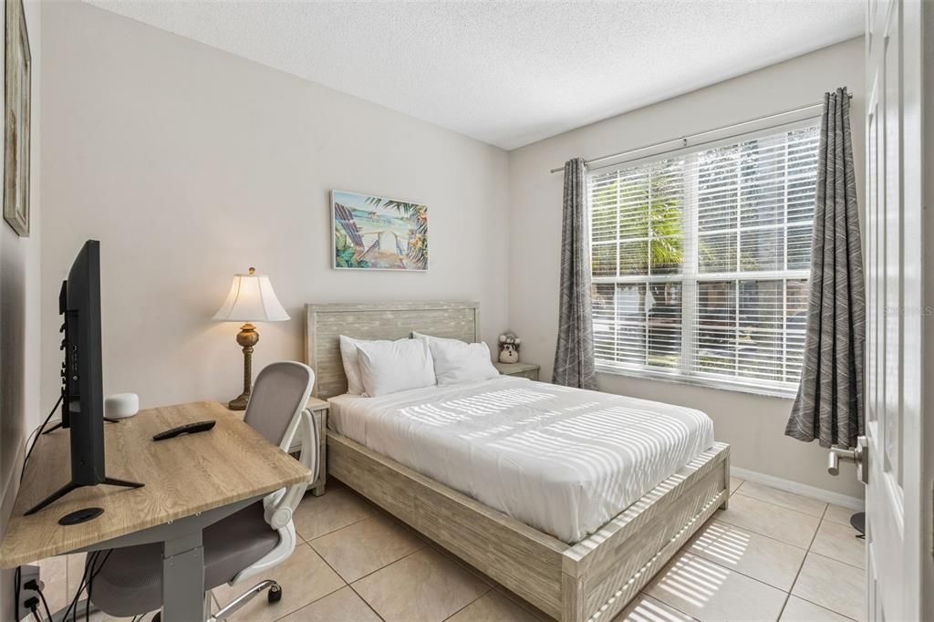 待售: $379,000 (4 贝兹, 2 浴室, 1542 平方英尺)