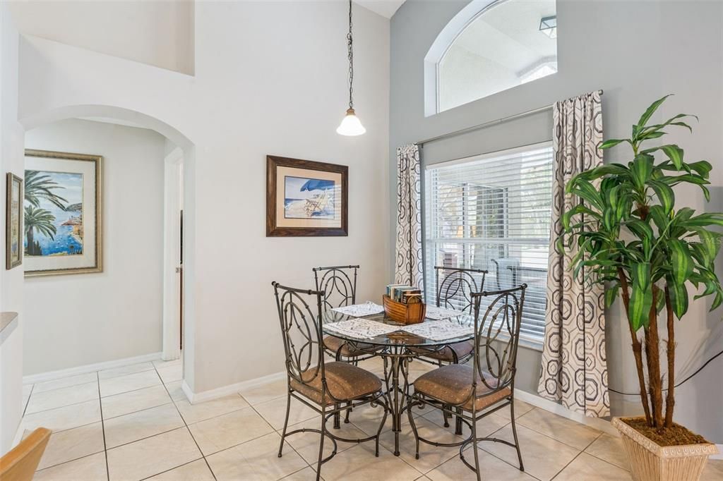 待售: $379,000 (4 贝兹, 2 浴室, 1542 平方英尺)