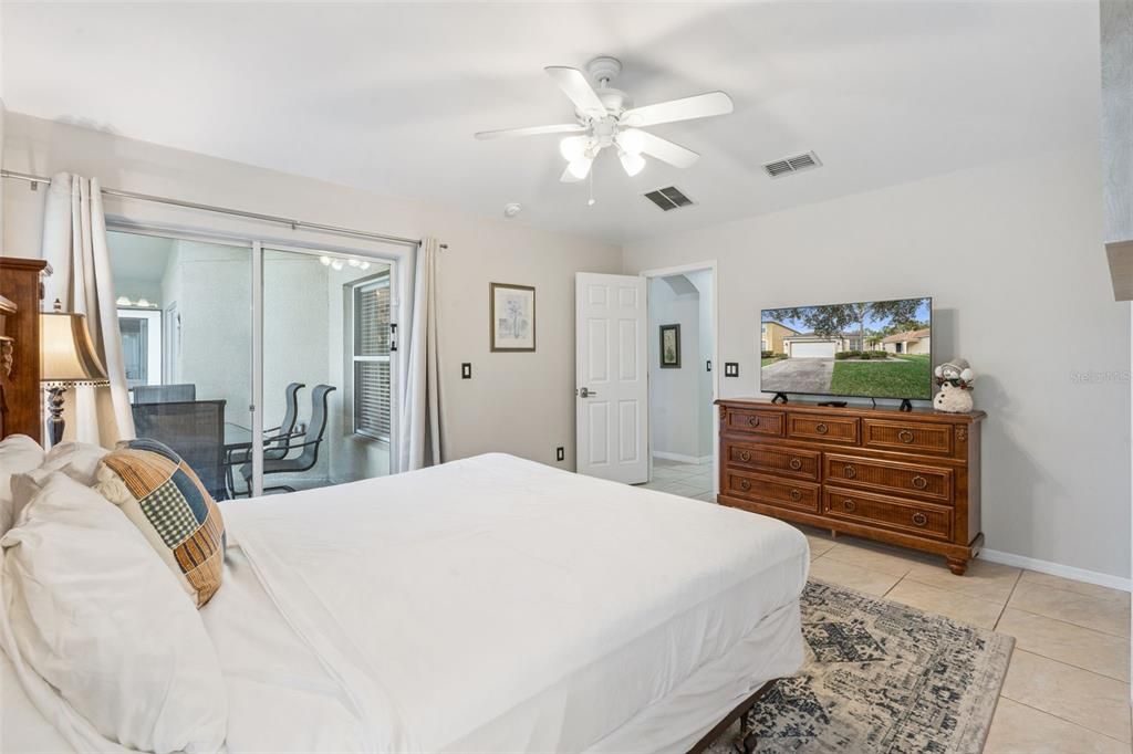 待售: $379,000 (4 贝兹, 2 浴室, 1542 平方英尺)