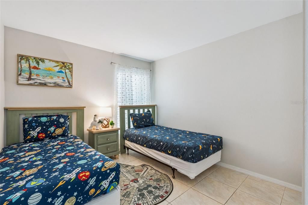 待售: $379,000 (4 贝兹, 2 浴室, 1542 平方英尺)