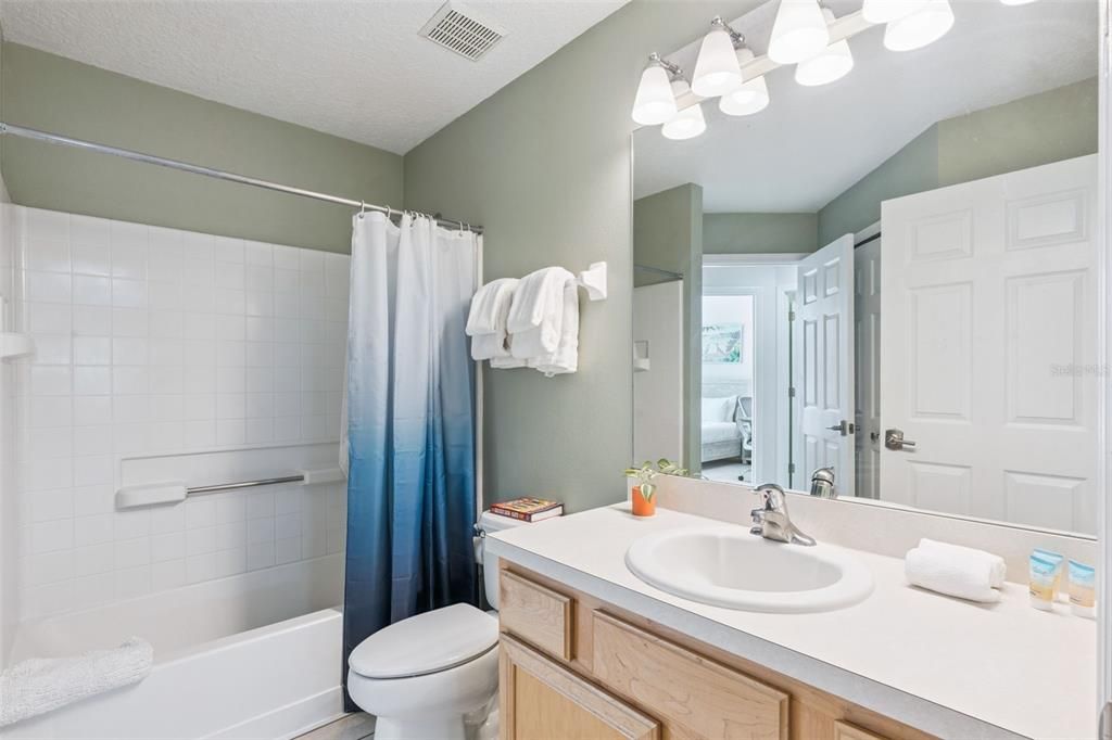 待售: $379,000 (4 贝兹, 2 浴室, 1542 平方英尺)